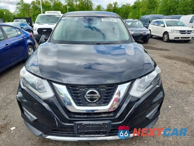 Piąte zdjęcie samochodu w środku: 2020 NISSAN ROGUE S VIN:JN8AT2MV0LW137930 - miniatura