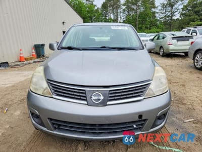 Piąte zdjęcie samochodu w środku: 2009 NISSAN VERSA 1.8 S VIN:3N1BC13E09L360403 - miniatura
