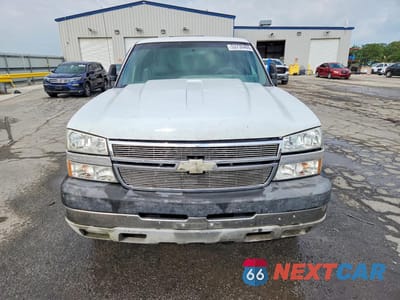Piąte zdjęcie samochodu w środku: 2006 CHEVROLET SILVERADO C2500 HEAVY DUTY VIN:1GCHC29D66E189101 - miniatura