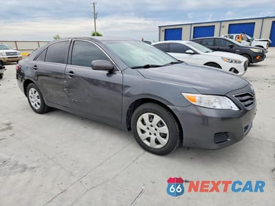 Czwarte zdjęcie samochodu z boku: 2010 TOYOTA CAMRY LE VIN:4T1BF3EK9AU039355 - miniatura
