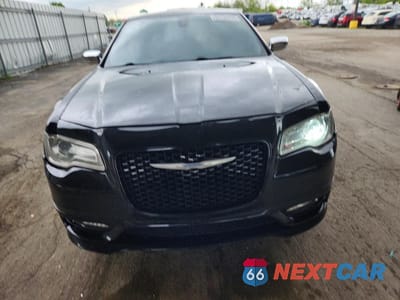 Piąte zdjęcie samochodu w środku: 2016 CHRYSLER 300C VIN:2C3CCAEG9GH212213 - miniatura