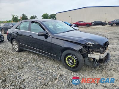 Czwarte zdjęcie samochodu z boku: 2013 MERCEDES-BENZ E 350 VIN:WDDHF5KB3DA725045 - miniatura