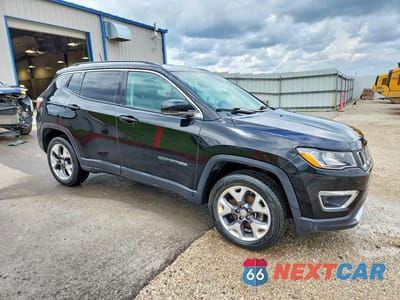 Czwarte zdjęcie samochodu z boku: 2020 JEEP COMPASS LIMITED VIN:3C4NJDCB5LT196614 - miniatura