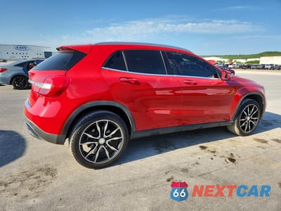Trzecie zdjęcie samochodu z tyłu: 2017 MERCEDES-BENZ GLA 250 VIN:WDCTG4EBXHJ293500 - miniatura