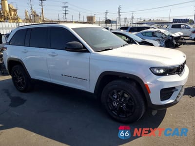 Czwarte zdjęcie samochodu z boku: 2024 JEEP GRAND CHEROKEE LAREDO VIN:1C4RJGAG2RC248206 - miniatura