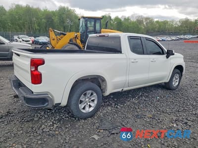 Trzecie zdjęcie samochodu z tyłu: 2020 CHEVROLET SILVERADO K1500 LT VIN:1GCRYDEK1LZ178677 - miniatura