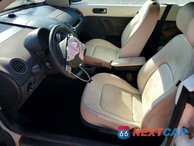 Zdjęcie 7 z 13 samochodu: 2007 VOLKSWAGEN NEW BEETLE TRIPLE WHITE VIN:3VWFF31YX7M419511 - miniatura