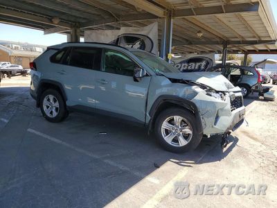 Czwarte zdjęcie samochodu z boku: 2021 TOYOTA RAV 4 VIN:2T3W1RFV3MW179800 - miniatura