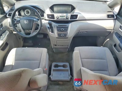 Zdjęcie 8 z 13 samochodu: 2017 HONDA ODYSSEY LX VIN:5FNRL5H20HB020828 - miniatura