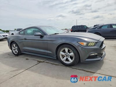 Czwarte zdjęcie samochodu z boku: 2015 FORD MUSTANG VIN:1FA6P8AMXF5386322 - miniatura