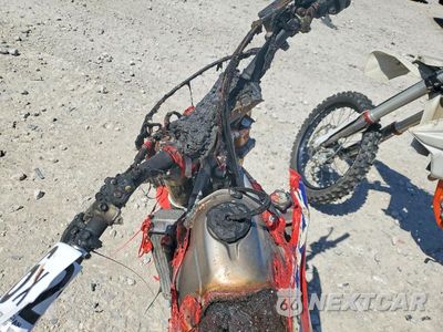 Zdjęcie 7 z 8 samochodu: 2022 HONDA CRF250 R VIN:JH2ME1231NK402726 - miniatura