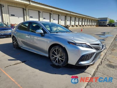 Czwarte zdjęcie samochodu z boku: 2023 TOYOTA CAMRY SE VIN:4T1G11AK4PU824244 - miniatura