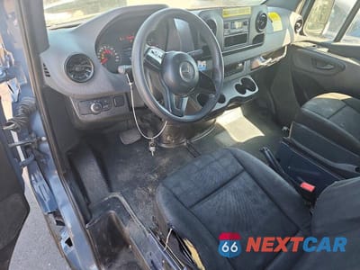 Zdjęcie 8 z 12 samochodu: 2019 MERCEDES BENZ SPRINTER 2500 VIN:WD4PF1CD1KT007385 - miniatura