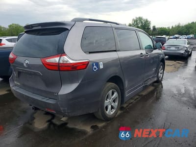 Trzecie zdjęcie samochodu z tyłu: 2016 TOYOTA SIENNA LE VIN:5TDKK3DC9GS760959 - miniatura