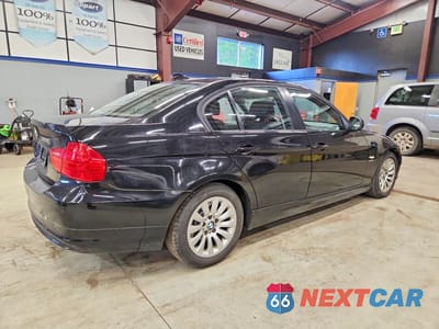 Trzecie zdjęcie samochodu z tyłu: 2009 BMW 328 XI VIN:WBAPK73589A452422 - miniatura