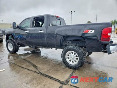 Drugie zdjęcie samochodu z przodu: 2008 CHEVROLET SILVERADO K2500 HEAVY DUTY VIN:1GCHK23658F119387 - miniatura