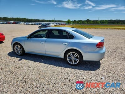 Drugie zdjęcie samochodu z przodu: 2012 VOLKSWAGEN PASSAT SE VIN:1VWBM7A3XCC084309 - miniatura