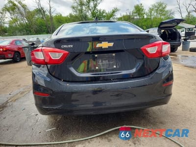 Zdjęcie 6 z 12 samochodu: 2018 CHEVROLET CRUZE LS VIN:1G1BC5SM1J7138063 - miniatura