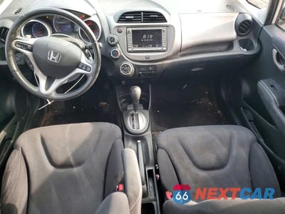 Zdjęcie 8 z 13 samochodu: 2011 HONDA FIT SPORT VIN:JHMGE8H60BC004377 - miniatura