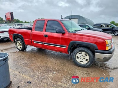 Czwarte zdjęcie samochodu z boku: 2004 CHEVROLET SILVERADO K1500 VIN:2GCEK19T141228506 - miniatura