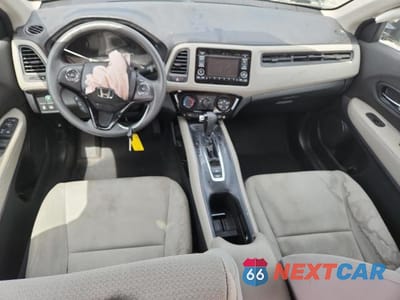 Zdjęcie 8 z 12 samochodu: 2022 HONDA HR-V LX VIN:3CZRU5H35NM714809 - miniatura