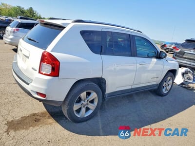 Trzecie zdjęcie samochodu z tyłu: 2011 JEEP COMPASS SPORT VIN:1J4NF1FB9BD212517 - miniatura