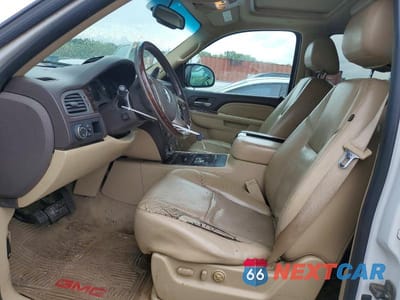 Zdjęcie 7 z 13 samochodu: 2010 GMC YUKON XL DENALI VIN:1GKUCMEF9AR189584 - miniatura