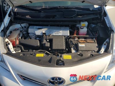 Zdjęcie 11 z 12 samochodu: 2014 TOYOTA PRIUS V TWO VIN:JTDZN3EU9EJ012803 - miniatura