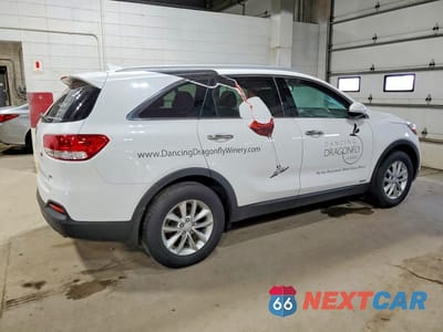Trzecie zdjęcie samochodu z tyłu: 2016 KIA SORENTO LX VIN:5XYPGDA35GG047183 - miniatura