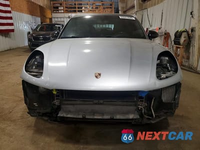 Piąte zdjęcie samochodu w środku: 2015 PORSCHE MACAN S VIN:WP1AB2A52FLB50170 - miniatura