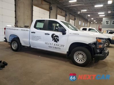Czwarte zdjęcie samochodu z boku: 2025 CHEVROLET SILVERADO K1500 VIN:1GCRKAEK9SZ258775 - miniatura
