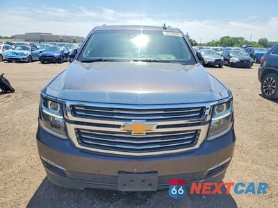 Piąte zdjęcie samochodu w środku: 2017 CHEVROLET SUBURBAN K1500 PREMIER VIN:1GNSKJKC7HR308281 - miniatura