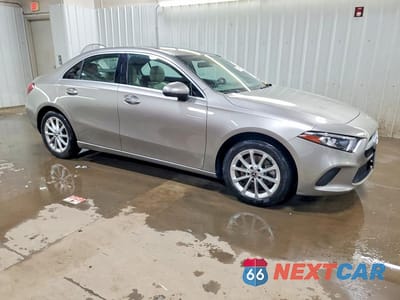 Czwarte zdjęcie samochodu z boku: 2019 MERCEDES-BENZ A 220 4MATIC VIN:WDD3G4FB5KW018945 - miniatura