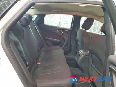 Zdjęcie 10 z 12 samochodu: 2015 CHRYSLER 200 LIMITED VIN:1C3CCCAB9FN657952 - miniatura
