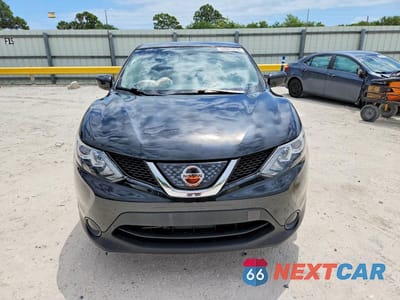 Piąte zdjęcie samochodu w środku: 2018 NISSAN ROGUE SPORT S VIN:JN1BJ1CP1JW161267 - miniatura