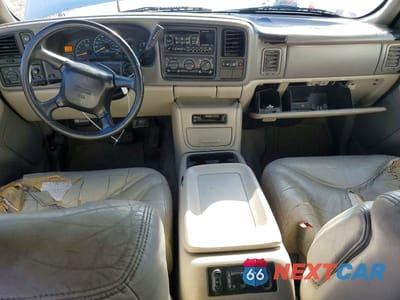 Zdjęcie 8 z 13 samochodu: 2001 GMC YUKON XL K2500 VIN:3GKGK26G51G177279 - miniatura