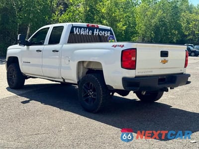 Trzecie zdjęcie samochodu z tyłu: 2019 CHEVROLET SILVERADO LD K1500 BASE VIN:2GCVKNEC8K1210305 - miniatura