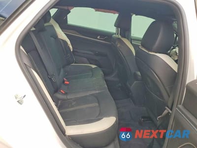 Zdjęcie 10 z 13 samochodu: 2025 KIA K5 GT LINE VIN:KNAG64J79S5301028 - miniatura