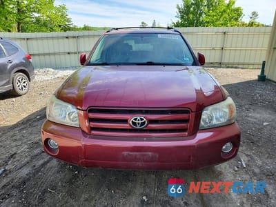 Piąte zdjęcie samochodu w środku: 2005 TOYOTA HIGHLANDER LIMITED VIN:JTEEP21A150075457 - miniatura