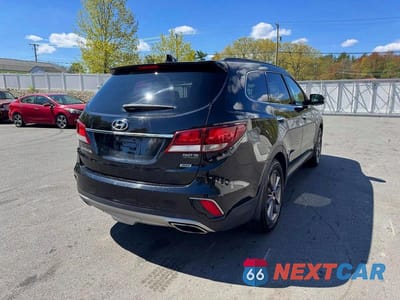 Trzecie zdjęcie samochodu z tyłu: 2017 HYUNDAI SANTA FE SE VIN:KM8SNDHFXHU236780 - miniatura