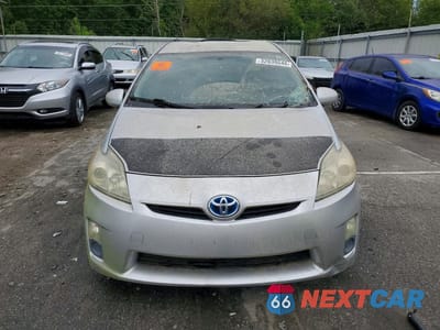 Piąte zdjęcie samochodu w środku: 2011 TOYOTA PRIUS THREE VIN:JTDKN3DU8B1421454 - miniatura