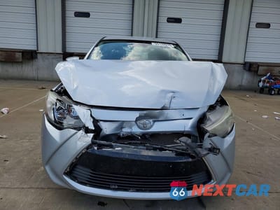 Piąte zdjęcie samochodu w środku: 2018 TOYOTA YARIS IA BASE VIN:3MYDLBYV7JY304715 - miniatura