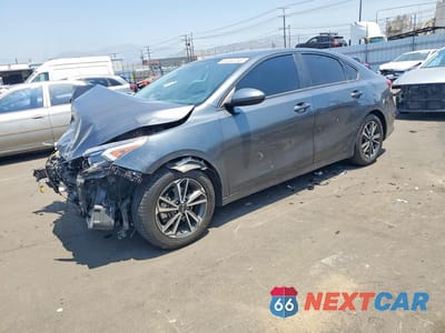 2023 KIA FORTE LXS 3KPF24AD1PE601562 - główne zdjęcie licytacji z USA - miniatura
