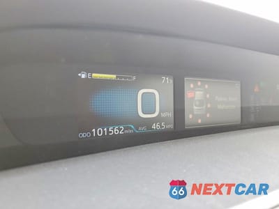 Zdjęcie 9 z 12 samochodu: 2017 TOYOTA PRIUS THREE TOURING VIN:JTDKARFUXH3048331 - miniatura