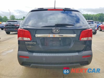 Zdjęcie 6 z 13 samochodu: 2013 KIA SORENTO LX VIN:5XYKTDA23DG334739 - miniatura