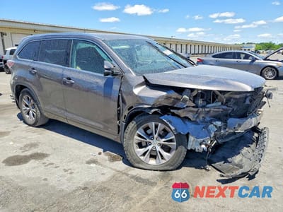 Czwarte zdjęcie samochodu z boku: 2015 TOYOTA HIGHLANDER XLE VIN:5TDJKRFH6FS104904 - miniatura