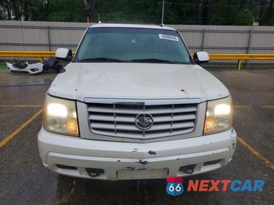 Piąte zdjęcie samochodu w środku: 2003 CADILLAC ESCALADE LUXURY VIN:1GYEC63T03R318703 - miniatura