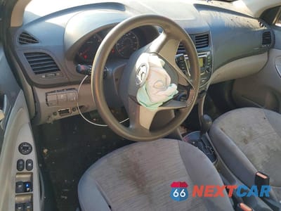 Zdjęcie 8 z 12 samochodu: 2017 HYUNDAI ACCENT SE VIN:KMHCT4AE8HU215499 - miniatura