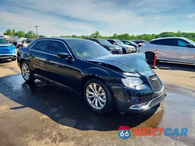 Czwarte zdjęcie samochodu z boku: 2016 CHRYSLER 300 LIMITED VIN:2C3CCARG1GH321324 - miniatura