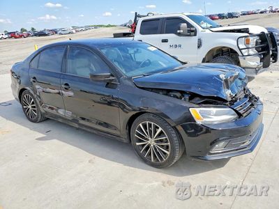 Czwarte zdjęcie samochodu z boku: 2016 VOLKSWAGEN JETTA SPORT VIN:3VWD17AJ8GM396472 - miniatura